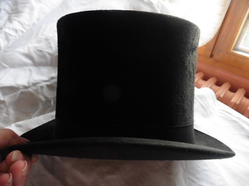 Ancien chapeau haut forme - de,