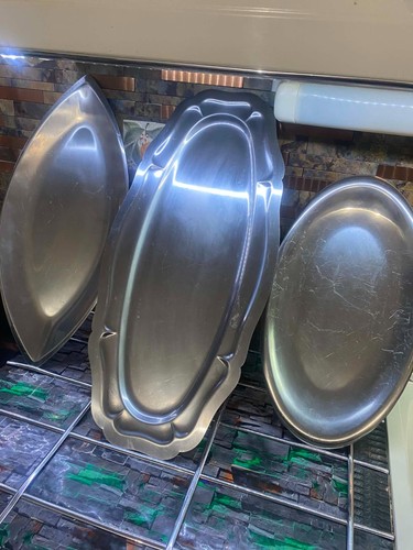 Lot grands plats de - grands,