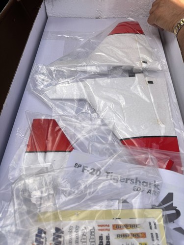 Nib electrifly tigershark - nib, f-20