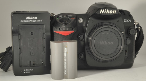 Nikon d200 2mp dslr - nikon,