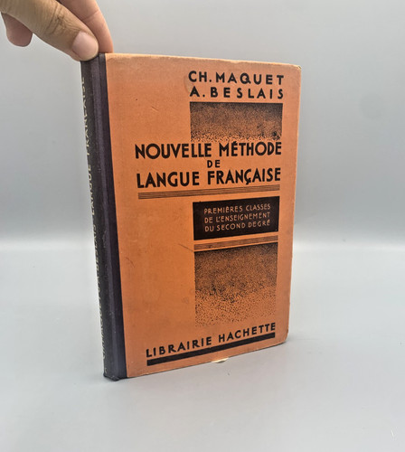 Ancien manuel scolaire - ,
