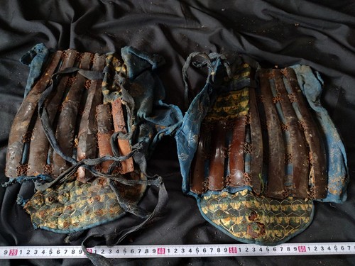 Ancien suneate jambe - jambe, shin