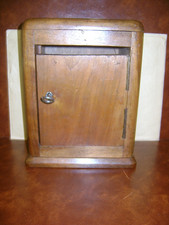 Ancien tronc d'église des années 1920 en merisier massif ,26 x1 8x 12cm