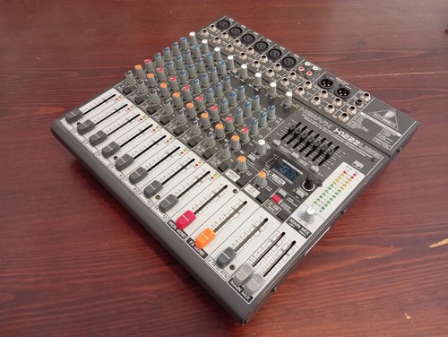 Behringer xenyx x1222usb table - xenyx,