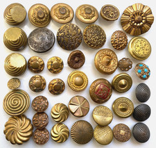 Lot de 41 boutons anciens 11