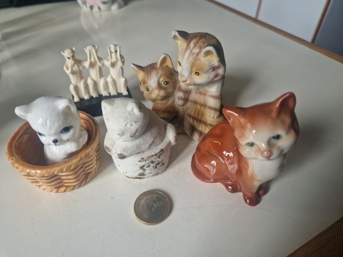 Lot figurines chats 3 - 4,