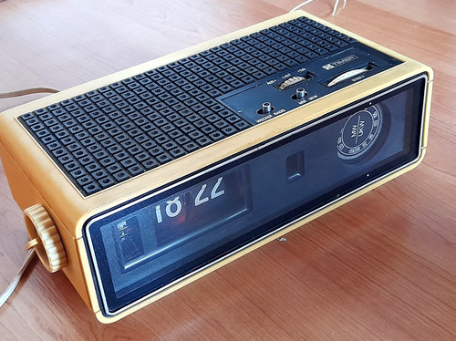 Ancien radio réveil - radio, vintage