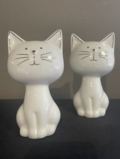 Chats assis ( La Paire) en