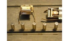 voitures de circuit, lot 6 aimants diamètre 5mm pour Jouef