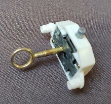 Serrure de meuble à pen cylindrique  métal et plastique avec clé