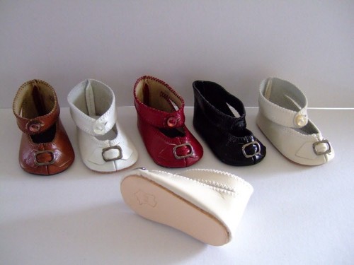 Chaussures pour poupee - chaussures,