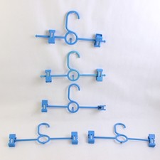 Lot De 5 Cintres En Plastique Bleu Avec Clips