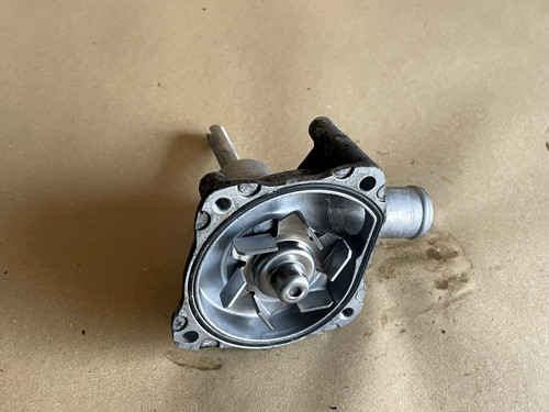 Pompe eau honda vfr 800 - pompe,