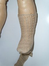 Poupée ancienne : chaussettes  artisanales en fil mordoré Taille 10