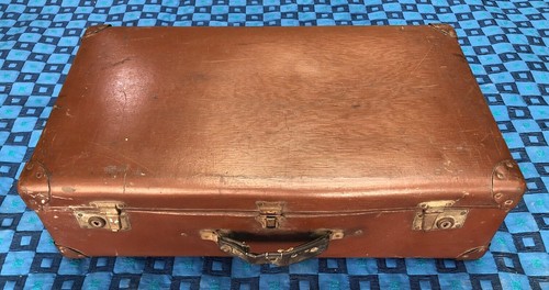 Belle ancienne valise - , rétro