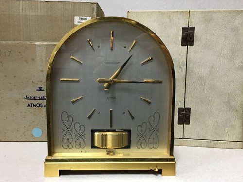 Ancienne horloge air - à,