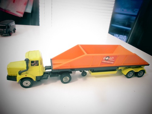 Corgi toys berliet dumper - toys,