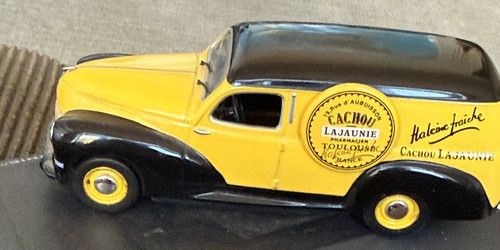 203 peugeot fourgonette cachou - 203,