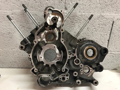 Carter moteur gauche - un,