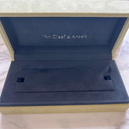 Van cleef arpels - &,