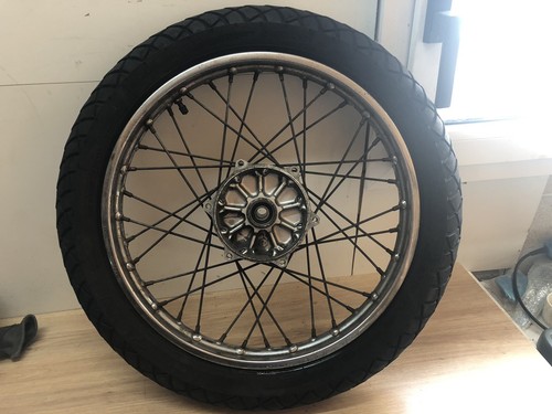Jante roue avant avec pneu - un,