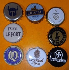 Q3) Un lot de 8 capsules de