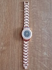 Montre neuve avec strass