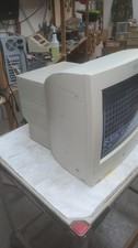 G-72, G72 IBM Moniteur CRT 17