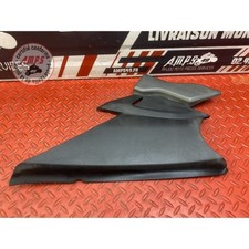 Cache plastique sous selle