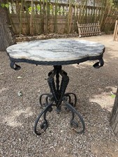 TABLE MODERNISTE. FER FORGÉ ET MARBRE. ESPAGNE. ANNÉES 1920-1940.