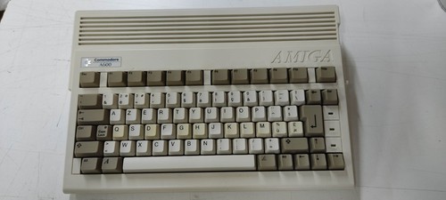 Amiga 600 fonctionnel azerty - fonctionnel.,