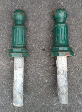 Paire de bornes anciennes en