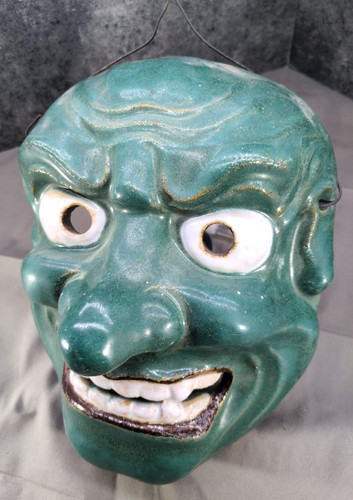 Masque démon japonais vintage