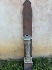 pompe à eau manuelle ancienne