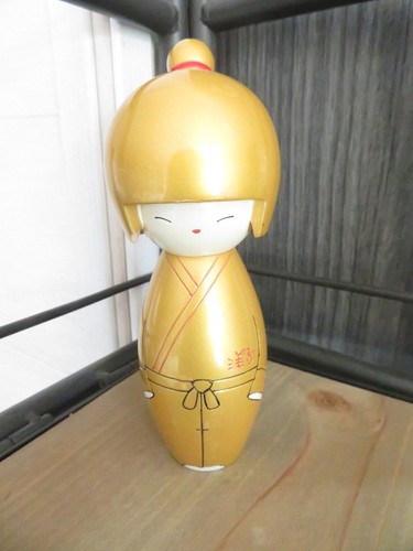 Kokeshi jaune or - yo-co,