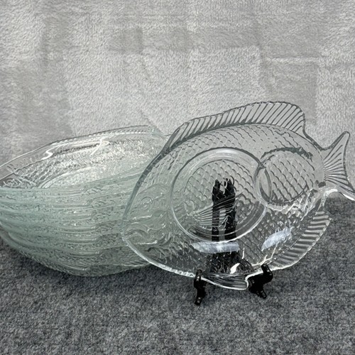 Vtg arcoroc glass fish - vtg,