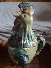 Belle grande poule colorée en