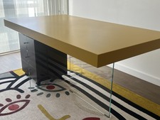 Bureau Design jaune. Design