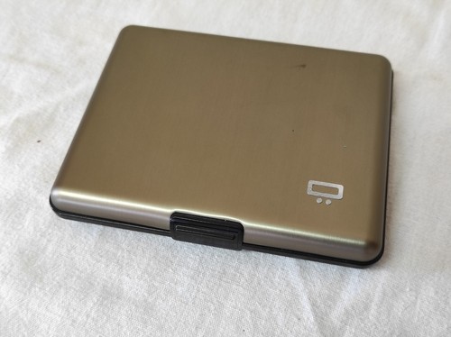 Porte cartes aluminium ogon - cartes,