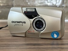 Appareil photo argentique Olympus mju II , TBE , fonctionnel .