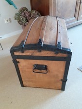 Malle ancienne bombée