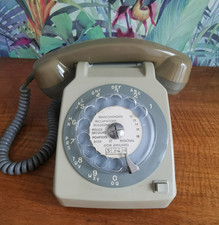 Ancien téléphone fixe à cadran rotatif CIT Alcatel 1976 gris vert