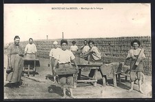 Old postcard Montceau-les-Mines, brick casting 