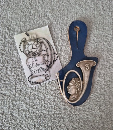 Insigne pucelle 3 e - pucelle,