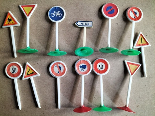 Lot panneaux signalisation - lot,