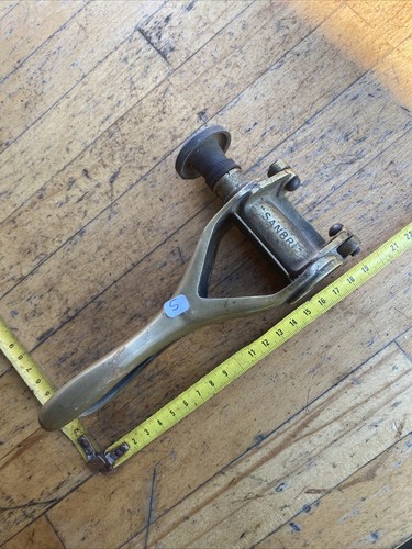 Old tool outil - old, ancien