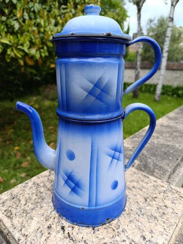 Grande cafetière ancienne