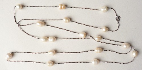 Collier sautoir avec des