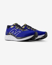 Chaussures New Balance Fresh Foam 680 v8 bleu marine jaune