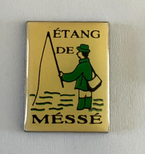 100 - Pin's PECHE PECHEUR